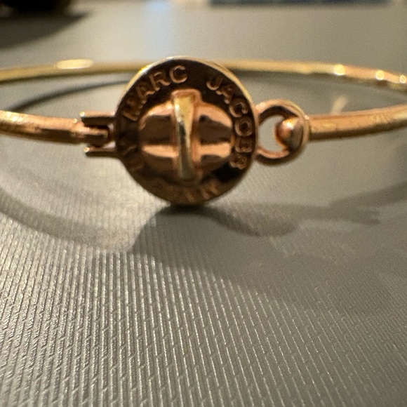 Marc Jacobs Gold Plated Circular Clasp Bracelet - Picture 5 of 8